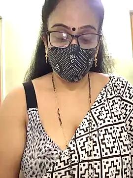 sweet-lotus online show from 12/22/25, 03:28