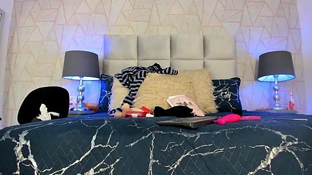 Yara Bliss  online show from 12/21/25, 05:03