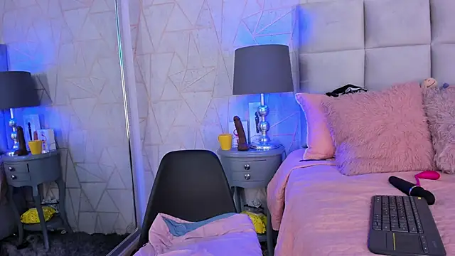 Yara Bliss  online show from 02/09/26, 02:37