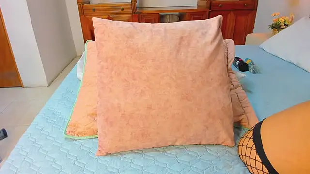 Tatihornyy online show from 10/25/25, 11:31