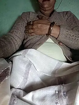 Hotty-Monaa online show from 11/26/25, 05:35