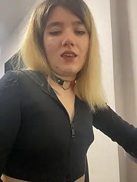 Snapshot of Cherry___Blossom chatting on 03/01/26, 11:10 Cherry Blossom online show from 03/01/26, 11:10