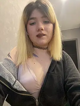 Snapshot of Cherry___Blossom chatting on 01/10/26, 11:05 Cherry Blossom online show from 01/10/26, 11:05