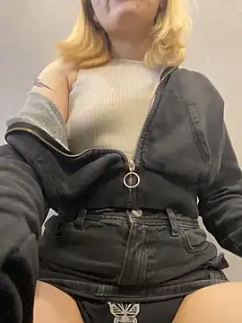 Snapshot of Cherry___Blossom chatting on 02/08/26, 10:46 Cherry Blossom online show from 02/08/26, 10:46