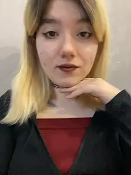 Snapshot of Cherry___Blossom chatting on 02/04/26, 11:05 Cherry Blossom online show from 02/04/26, 11:05