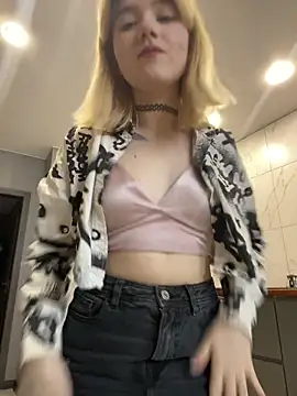 Snapshot of Cherry___Blossom chatting on 12/18/25, 09:14 Cherry Blossom online show from 12/18/25, 09:14