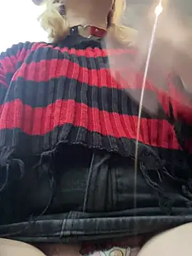 Snapshot of Cherry___Blossom chatting on 11/06/25, 11:14 Cherry Blossom online show from 11/06/25, 11:14