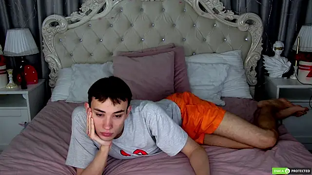 Snapshot of FelixCurtis chatting on 09/11/25, 04:23 FelixCurtis online show from 09/11/25, 04:23