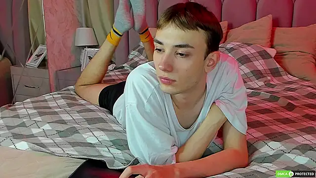 Snapshot of FelixCurtis chatting on 09/14/25, 07:14 FelixCurtis online show from 09/14/25, 07:14