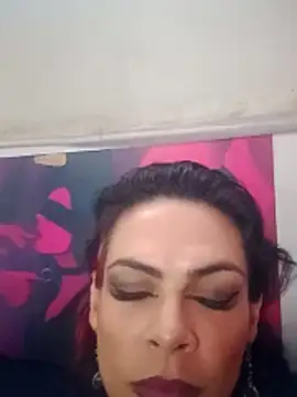 Veronnaink online show from 10/28/25, 07:46