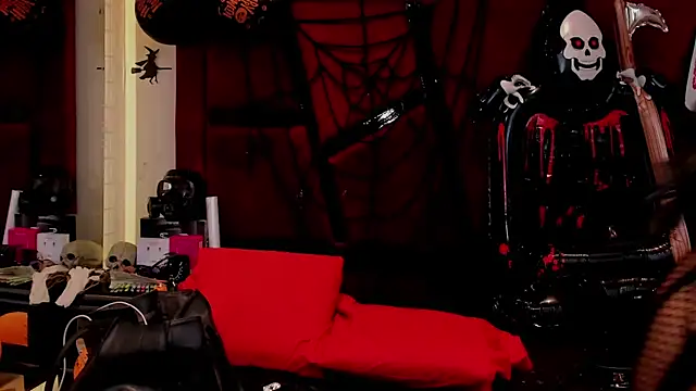 AlliceJelany online show from 10/31/25, 07:54