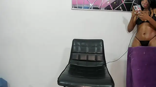 Nini Beyker online show from 10/27/25, 02:18