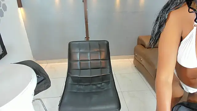 Nini Beyker online show from 11/01/25, 01:16