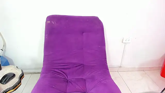 Nini Beyker online show from 11/22/25, 01:10