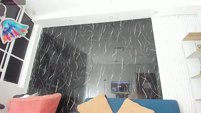 Nini Beyker online show from 03/31/26, 12:18