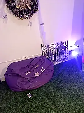 VioletaBliss1 online show from 10/08/25, 12:07