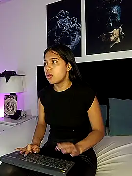 VioletaBliss1 online show from 10/25/25, 11:53