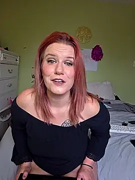 Snapshot of RhondaRump chatting on 12/02/25, 04:09 RhondaRump online show from 12/02/25, 04:09