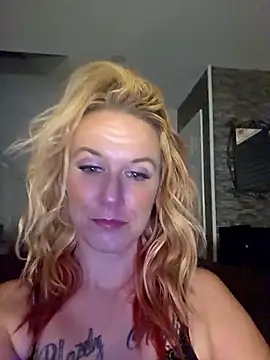 Snapshot of RhondaRump chatting on 05/28/26, 05:26 RhondaRump online show from 05/28/26, 05:26
