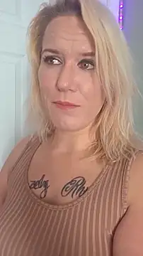 Snapshot of RhondaRump chatting on 11/12/25, 05:39 RhondaRump online show from 11/12/25, 05:39