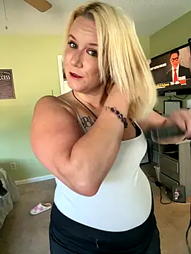 Snapshot of RhondaRump chatting on 09/19/25, 01:59 RhondaRump online show from 09/19/25, 01:59
