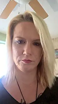 Snapshot of RhondaRump chatting on 09/22/25, 03:07 RhondaRump online show from 09/22/25, 03:07
