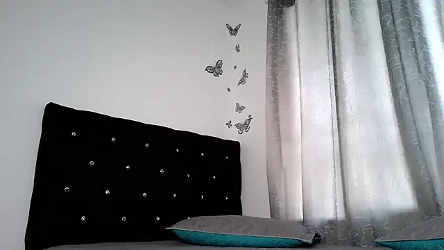 abella-lemus online show from 12/15/25, 04:35