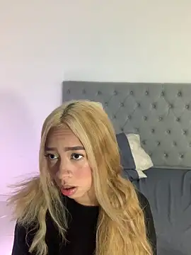 Snapshot of lily_Bliss chatting on 09/12/25, 10:53 lily Bliss online show from 09/12/25, 10:53