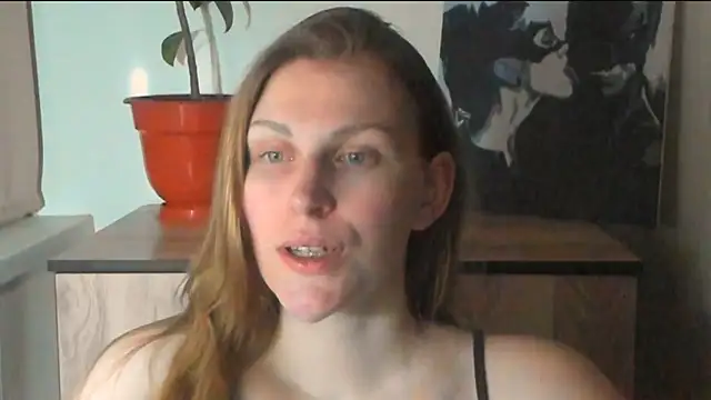 Snapshot of JuliaMuuun chatting on 03/20/26, 08:32 JuliaMuuun online show from 03/20/26, 08:32