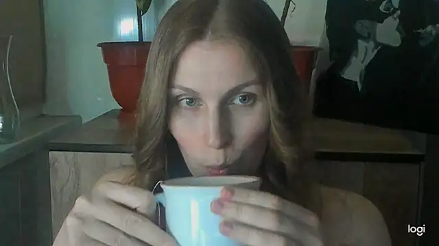 JuliaMuuun online show from 05/27/26, 07:10