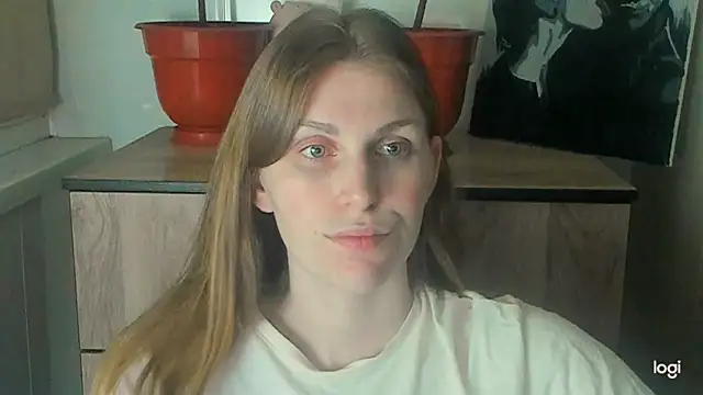 JuliaMuuun online show from 05/11/26, 09:45