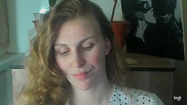 JuliaMuuun online show from 05/19/26, 08:49