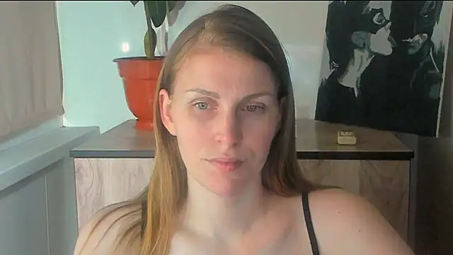 JuliaMuuun online show from 04/16/26, 09:15