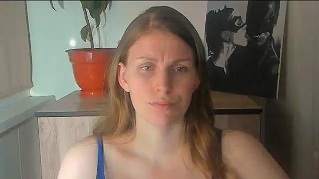 Snapshot of JuliaMuuun chatting on 04/04/26, 08:59 JuliaMuuun online show from 04/04/26, 08:59