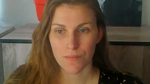 Snapshot of JuliaMuuun chatting on 07/08/26, 12:46 JuliaMuuun online show from 07/08/26, 12:46