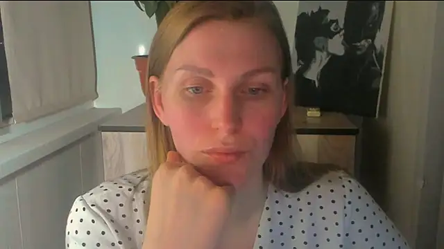 JuliaMuuun online show from 04/28/26, 09:30