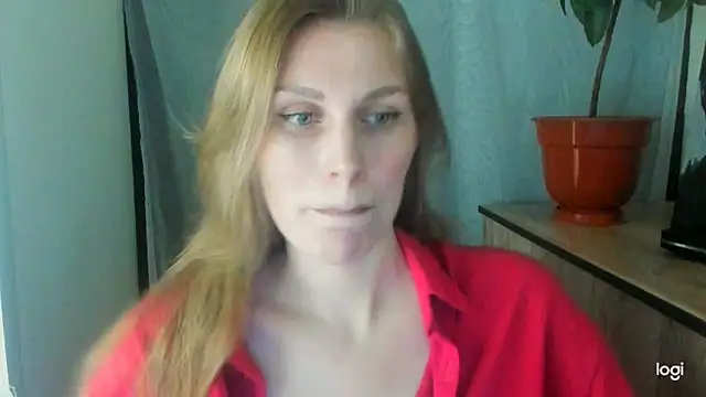 Snapshot of JuliaMuuun chatting on 06/02/26, 07:47 JuliaMuuun online show from 06/02/26, 07:47