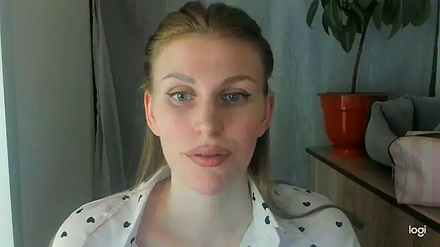 Snapshot of JuliaMuuun chatting on 06/06/26, 08:58 JuliaMuuun online show from 06/06/26, 08:58