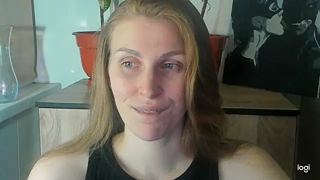 JuliaMuuun online show from 05/28/26, 08:15