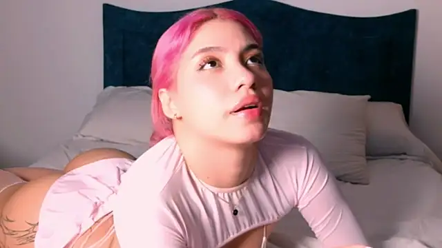 Snapshot of angelinhaaa chatting on 11/16/25, 03:33 angelinhaaa online show from 11/16/25, 03:33