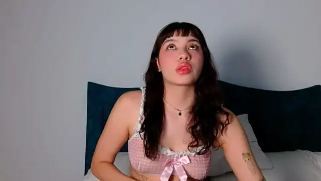 Snapshot of angelinhaaa chatting on 09/26/25, 04:08 angelinhaaa online show from 09/26/25, 04:08