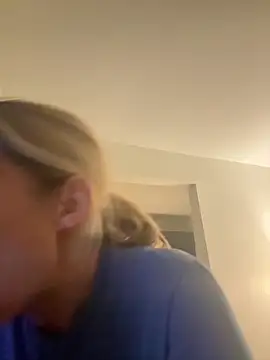BaddieBossXX2 online show from 12/05/25, 08:02