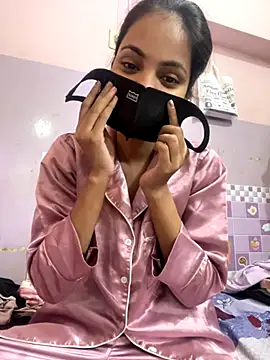 Snapshot of Sandhya_77 chatting on 10/18/25, 05:20 Sandhya 77 online show from 10/18/25, 05:20