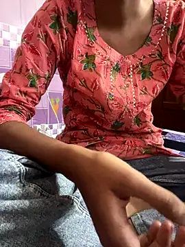 Snapshot of Sandhya_77 chatting on 10/13/25, 05:42 Sandhya 77 online show from 10/13/25, 05:42