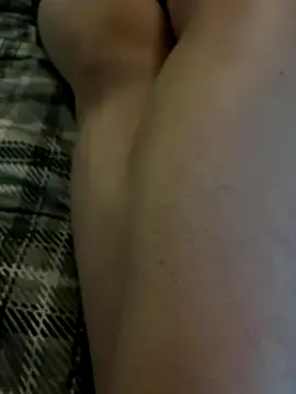 Snapshot of feetwithlottielou chatting on 09/23/25, 07:54 feetwithlottielou online show from 09/23/25, 07:54