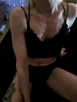 Prinny-LouX online show from 02/10/26, 11:48