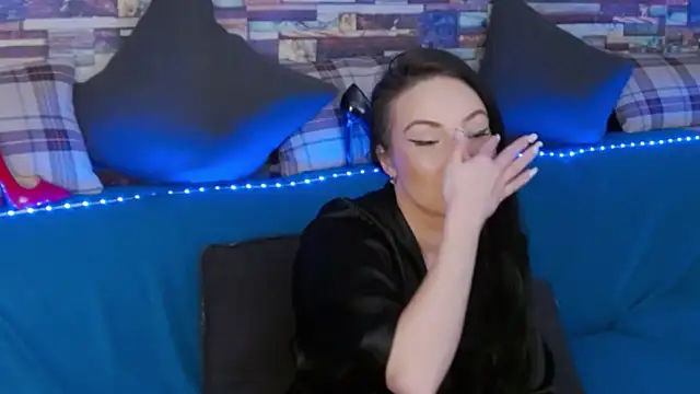 GrayLunna online show from 02/15/26, 06:03