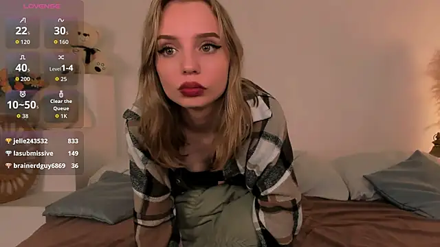 Snapshot of Little_Clare chatting on 06/28/26, 02:34 Little Clare online show from 06/28/26, 02:34
