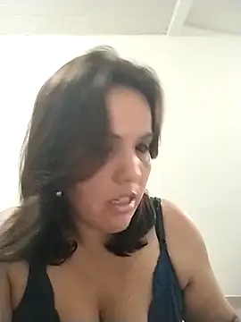 Bellapotencia1985 online show from 11/01/25, 09:47