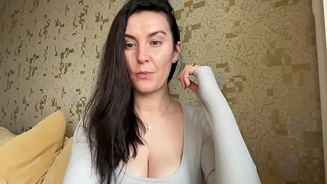 KatalinaQE online show from 12/14/25, 10:43